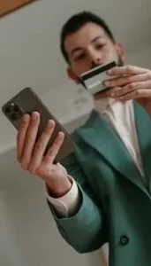 639199300459199124